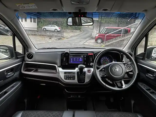 ホンダ Ｎ ＷＧＮ カスタム G 熊本県 2015(平27)年 5.4万km プレミアムホワイトパール 純正ディスプレーオーディオ/【Bluetooth/CD/HDMI/USB/FM/AM】/バックカメラ/ETC/クルーズコントロール/プッシュスタート/HID/スマートキー/オートライト/オートエアコン/ABS/横滑り防止装置/本革巻きステアリング/純正１４インチAW/ドアバイザー/保証書/取扱説明書
