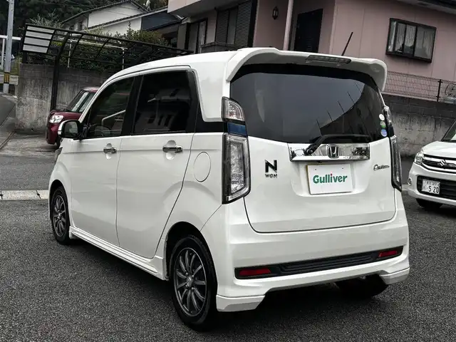 ホンダ Ｎ ＷＧＮ カスタム G 熊本県 2015(平27)年 5.4万km プレミアムホワイトパール 純正ディスプレーオーディオ/【Bluetooth/CD/HDMI/USB/FM/AM】/バックカメラ/ETC/クルーズコントロール/プッシュスタート/HID/スマートキー/オートライト/オートエアコン/ABS/横滑り防止装置/本革巻きステアリング/純正１４インチAW/ドアバイザー/保証書/取扱説明書