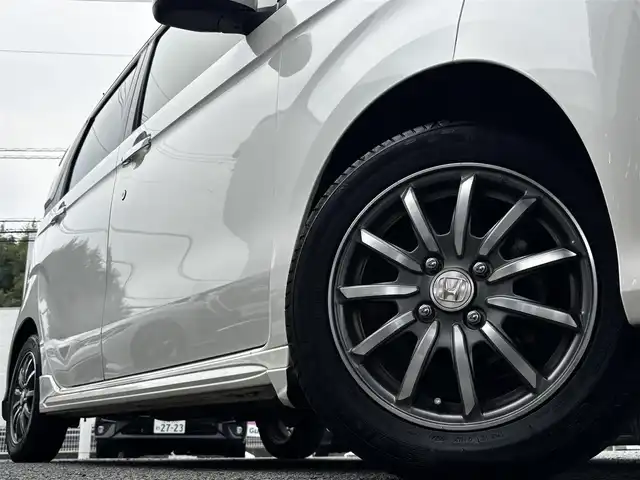 ホンダ Ｎ ＷＧＮ カスタム G 熊本県 2015(平27)年 5.4万km プレミアムホワイトパール 純正ディスプレーオーディオ/【Bluetooth/CD/HDMI/USB/FM/AM】/バックカメラ/ETC/クルーズコントロール/プッシュスタート/HID/スマートキー/オートライト/オートエアコン/ABS/横滑り防止装置/本革巻きステアリング/純正１４インチAW/ドアバイザー/保証書/取扱説明書