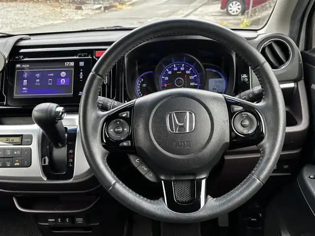 ホンダ Ｎ ＷＧＮ カスタム G 熊本県 2015(平27)年 5.4万km プレミアムホワイトパール 純正ディスプレーオーディオ/【Bluetooth/CD/HDMI/USB/FM/AM】/バックカメラ/ETC/クルーズコントロール/プッシュスタート/HID/スマートキー/オートライト/オートエアコン/ABS/横滑り防止装置/本革巻きステアリング/純正１４インチAW/ドアバイザー/保証書/取扱説明書