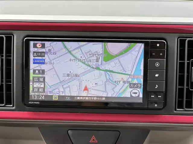 ダイハツ ブーン スタイル SAⅢ 三重県 2019(令1)年 3.1万km ホワイト/ジューシーピンクメタリック 2トーン 純正ナビ・パノラマモニター装着アップグレードパック/（Bluetooth/地デジTV/CD/DVD/AM/FM/SD/USB）/ホワイトルーフ/ホワイトドアミラー/ドライブレコーダー（前）/全方位カメラ/スマートアシスト3/・衝突警報機能/・衝突回避支援ブレーキ機能/・誤発進抑制制御機能/・車線逸脱警報機能/・オートハイビーム/・先行車発進お知らせ機能/ETC/LEDくクリアランスランプ付ヘッドランプ/オートライト/ステアリングスイッチ/USBポート（NAVI/CHARGE）/プッシュスタート/スペアキー/オプティトロンメーター（シルバーリング付自発光式アナログメーター）/シルバー加飾付ウレタン製ステアリング/マゼンタ加飾付ホワイト/ブラックツートンスエード調トリコットシート/運転席シートリフター/助手席シートアンダートレイ/助手席アッパーボックス/リア6：4分割可倒式シート
