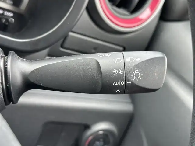ダイハツ ブーン スタイル SAⅢ 三重県 2019(令1)年 3.1万km ホワイト/ジューシーピンクメタリック 2トーン 純正ナビ・パノラマモニター装着アップグレードパック/（Bluetooth/地デジTV/CD/DVD/AM/FM/SD/USB）/ホワイトルーフ/ホワイトドアミラー/ドライブレコーダー（前）/全方位カメラ/スマートアシスト3/・衝突警報機能/・衝突回避支援ブレーキ機能/・誤発進抑制制御機能/・車線逸脱警報機能/・オートハイビーム/・先行車発進お知らせ機能/ETC/LEDくクリアランスランプ付ヘッドランプ/オートライト/ステアリングスイッチ/USBポート（NAVI/CHARGE）/プッシュスタート/スペアキー/オプティトロンメーター（シルバーリング付自発光式アナログメーター）/シルバー加飾付ウレタン製ステアリング/マゼンタ加飾付ホワイト/ブラックツートンスエード調トリコットシート/運転席シートリフター/助手席シートアンダートレイ/助手席アッパーボックス/リア6：4分割可倒式シート
