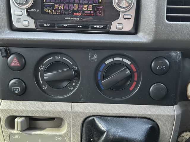 スズキ エブリイ PC 福島県 2005(平17)年 10.6万km シルキーシルバーメタリック 社外オーディオ/・品番：ADB345MP/・CD/AM/両側スライドドア/スペアキー１本/ドアバイザー/純正フロアマット/積込みサマータイヤ/・145/80R12/・溝5mm