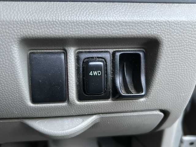 スズキ エブリイ PC 福島県 2005(平17)年 10.6万km シルキーシルバーメタリック 社外オーディオ/・品番：ADB345MP/・CD/AM/両側スライドドア/スペアキー１本/ドアバイザー/純正フロアマット/積込みサマータイヤ/・145/80R12/・溝5mm