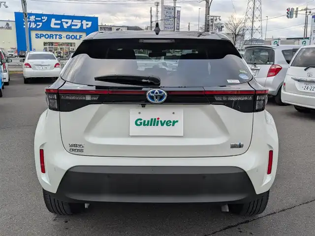 トヨタ ヤリスクロス ハイブリッド Z 福井県 2021(令3)年 3.7万km ブラックマイカ/ホワイトパールクリスタルシャイン 2トーン ワンオーナー車/純正ディスプレイオーディオ/AM/FM/フルセグ/BTCD/USB/Miracast/バックカメラ/全車速追従機能付クルーズコントロール/前後コーナーセンサー/衝突被害軽減システム/レーンキープアシスト/横滑り防止装置/盗難防止装置/アイドリングストップ/SOSボタン/ビルトインETC/前席シートヒーター/純正フロアマット/ダブル＋サイドエアバッグ/カーテンエアバッグ/LEDヘッドライト/Fフォグ/スマートキー