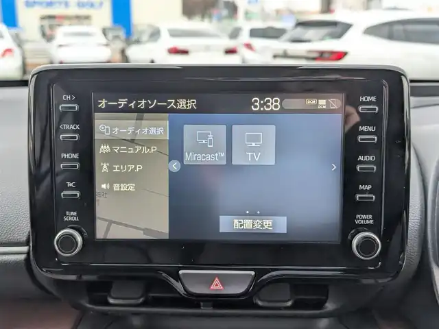 トヨタ ヤリスクロス ハイブリッド Z 福井県 2021(令3)年 3.7万km ブラックマイカ/ホワイトパールクリスタルシャイン 2トーン ワンオーナー車/純正ディスプレイオーディオ/AM/FM/フルセグ/BTCD/USB/Miracast/バックカメラ/全車速追従機能付クルーズコントロール/前後コーナーセンサー/衝突被害軽減システム/レーンキープアシスト/横滑り防止装置/盗難防止装置/アイドリングストップ/SOSボタン/ビルトインETC/前席シートヒーター/純正フロアマット/ダブル＋サイドエアバッグ/カーテンエアバッグ/LEDヘッドライト/Fフォグ/スマートキー