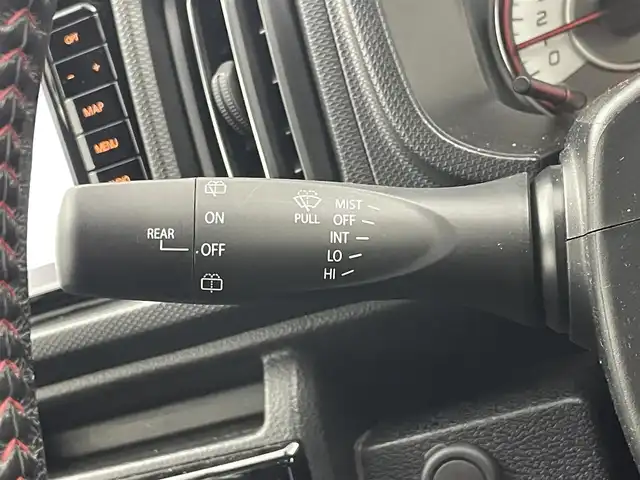 スズキ アルト ワークス 埼玉県 2018(平30)年 4.6万km ピュアホワイトP 衝突軽減ブレーキ/純正SDナビ/バックカメラ/レカロシート/革巻きステアリング/ステアリングリモコン/LEDライト/フォグライト/スマートキー/プッシュスタート