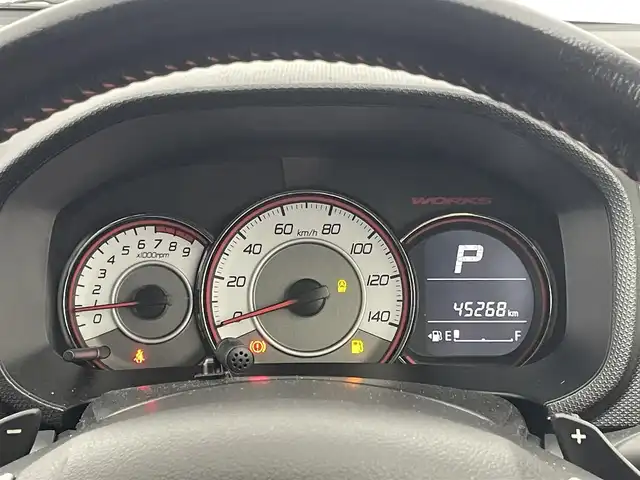 スズキ アルト ワークス 埼玉県 2018(平30)年 4.6万km ピュアホワイトP 衝突軽減ブレーキ/純正SDナビ/バックカメラ/レカロシート/革巻きステアリング/ステアリングリモコン/LEDライト/フォグライト/スマートキー/プッシュスタート