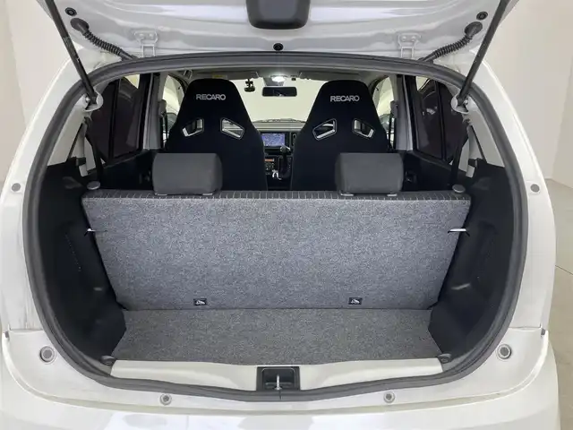スズキ アルト ワークス 埼玉県 2018(平30)年 4.6万km ピュアホワイトP 衝突軽減ブレーキ/純正SDナビ/バックカメラ/レカロシート/革巻きステアリング/ステアリングリモコン/LEDライト/フォグライト/スマートキー/プッシュスタート