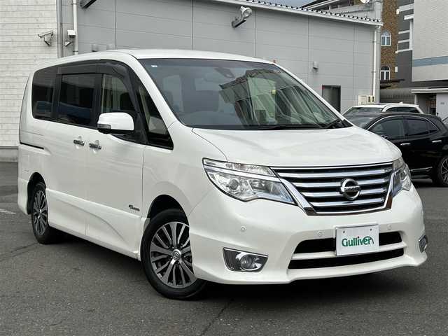 日産 セレナ ハイウェイS S HV Aセーフ 静岡県 2014(平26)年 7.4万km ブリリアントホワイトパール ・純正SDナビ（MP314D-W）/・CD/DVD/Bluetooth/フルセグTV/・アラウンドビューモニター/・エマージェンシーブレーキ/・クルーズコントロール/・両側パワースライドドア/・ETC/・プッシュスタート/・スマートキー/・革巻きステアリング/・レザー調シートカバー/・フォグランプ/・サイドバイザー/・取扱説明書/・保証書