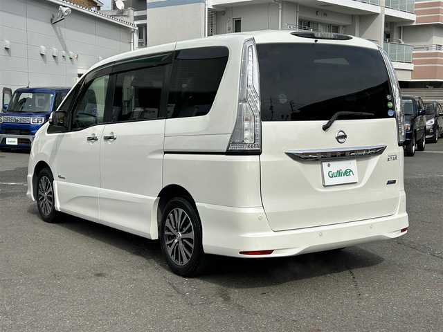 日産 セレナ ハイウェイS S HV Aセーフ 静岡県 2014(平26)年 7.4万km ブリリアントホワイトパール ・純正SDナビ（MP314D-W）/・CD/DVD/Bluetooth/フルセグTV/・アラウンドビューモニター/・エマージェンシーブレーキ/・クルーズコントロール/・両側パワースライドドア/・ETC/・プッシュスタート/・スマートキー/・革巻きステアリング/・レザー調シートカバー/・フォグランプ/・サイドバイザー/・取扱説明書/・保証書