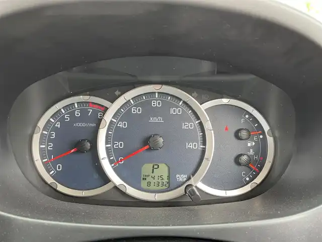 日産 キックス RX 道央・札幌 2009(平21)年 8.2万km クールシルバー ４WD/社外HDDナビ(AM/FM)/ワンセグ（走行中視聴可能）/ドアバイザー/ETC/フォグランプ/ヘッドライトレベライザー/電動格納ミラー/バニティミラー/運転席シートヒーター/積込タイヤ/スペアキー