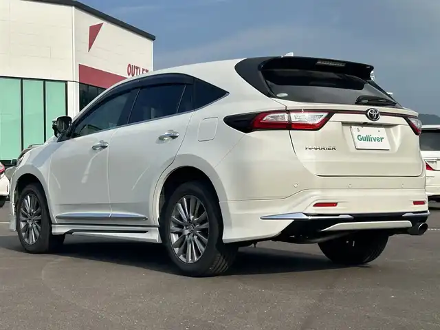 トヨタ ハリアー プレミアム 鹿児島県 2019(令1)年 7.3万km ホワイトパールクリスタルシャイン 純正ＳＤナビ/　　CD/DVD/BT/フルセグ/バックカメラ/フロントカメラ/電動リアゲート/クルーズコントロール/LEDヘッドライト/ハーフレザーシート/純正18インチアルミホイール/ステアリングスイッチ/アイドリングストップ/純正ビルトインETC2.0
