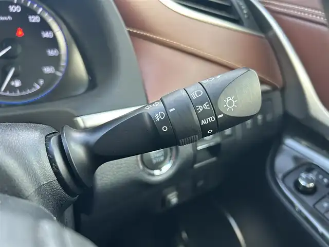 トヨタ ハリアー プレミアム 鹿児島県 2019(令1)年 7.3万km ホワイトパールクリスタルシャイン 純正ＳＤナビ/　　CD/DVD/BT/フルセグ/バックカメラ/フロントカメラ/電動リアゲート/クルーズコントロール/LEDヘッドライト/ハーフレザーシート/純正18インチアルミホイール/ステアリングスイッチ/アイドリングストップ/純正ビルトインETC2.0