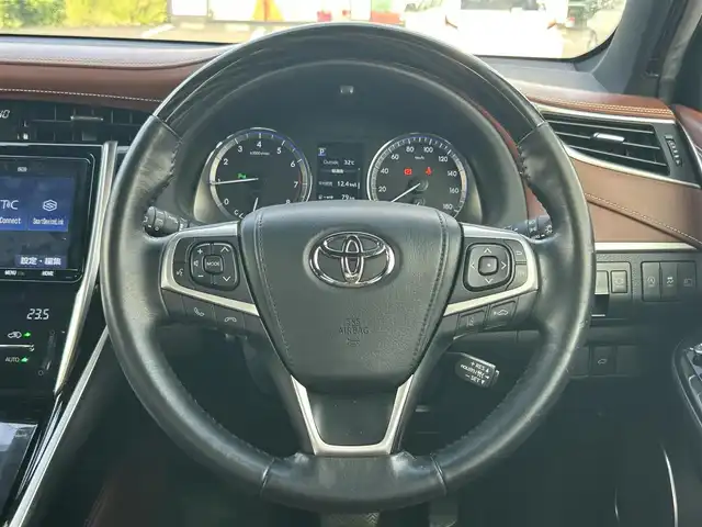 トヨタ ハリアー プレミアム 鹿児島県 2019(令1)年 7.3万km ホワイトパールクリスタルシャイン 純正ＳＤナビ/　　CD/DVD/BT/フルセグ/バックカメラ/フロントカメラ/電動リアゲート/クルーズコントロール/LEDヘッドライト/ハーフレザーシート/純正18インチアルミホイール/ステアリングスイッチ/アイドリングストップ/純正ビルトインETC2.0