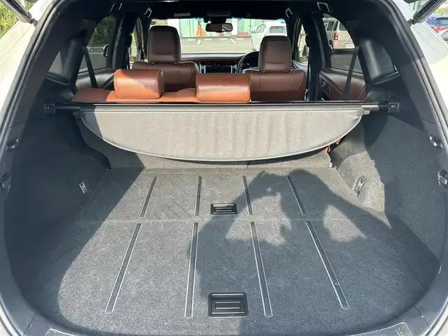 トヨタ ハリアー プレミアム 鹿児島県 2019(令1)年 7.3万km ホワイトパールクリスタルシャイン 純正ＳＤナビ/　　CD/DVD/BT/フルセグ/バックカメラ/フロントカメラ/電動リアゲート/クルーズコントロール/LEDヘッドライト/ハーフレザーシート/純正18インチアルミホイール/ステアリングスイッチ/アイドリングストップ/純正ビルトインETC2.0