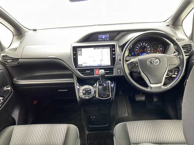 トヨタ ヴォクシー ZS 千葉県 2018(平30)年 6.2万km ホワイトパールクリスタルシャイン ワンオーナー/純正SDナビ(CD/DVD/FM/AM/Bluetooth/フルセグTV)/バックカメラ/ドライブレコーダー/トヨタセーフティセンス/・プリクラッシュセーフティ/・レーンディパーチャーアラート/・オートマチックハイビーム/・先行車発進告知機能/クルーズコントロール/オートライト/LEDヘッドライト/エンジンスターター/スマートキー/保証書/取扱説明書