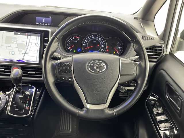 トヨタ ヴォクシー ZS 千葉県 2018(平30)年 6.2万km ホワイトパールクリスタルシャイン ワンオーナー/純正SDナビ(CD/DVD/FM/AM/Bluetooth/フルセグTV)/バックカメラ/ドライブレコーダー/トヨタセーフティセンス/・プリクラッシュセーフティ/・レーンディパーチャーアラート/・オートマチックハイビーム/・先行車発進告知機能/クルーズコントロール/オートライト/LEDヘッドライト/エンジンスターター/スマートキー/保証書/取扱説明書