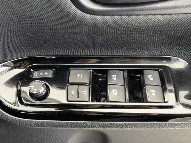 トヨタ ヴォクシー ZS 千葉県 2018(平30)年 6.2万km ホワイトパールクリスタルシャイン ワンオーナー/純正SDナビ(CD/DVD/FM/AM/Bluetooth/フルセグTV)/バックカメラ/ドライブレコーダー/トヨタセーフティセンス/・プリクラッシュセーフティ/・レーンディパーチャーアラート/・オートマチックハイビーム/・先行車発進告知機能/クルーズコントロール/オートライト/LEDヘッドライト/エンジンスターター/スマートキー/保証書/取扱説明書