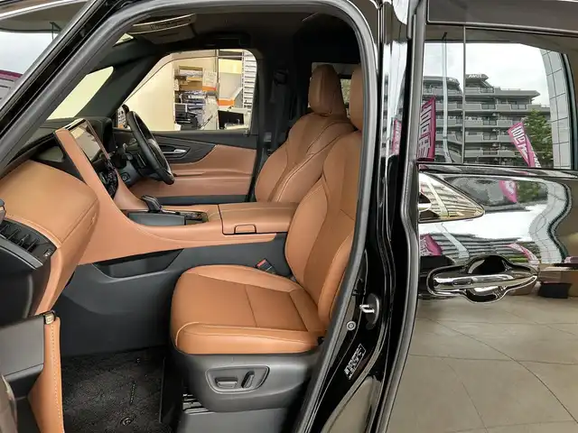 トヨタ ヴェルファイア Z プレミア 東京都 2023(令5)年 0.6万km ブラック ワンオーナー/ガラスルーフ/純正ディスプレイオーディオ14インチナビ/(BT／フルセグ／ミラキャスト／HDMI)/全方位カメラ/茶革シート/スマートキー/プッシュスタート/ドラレコ/ETC/アイドリングストップ/電動格納ミラー/ISOFIX/パドルシフト/ステアスイッチ/D席電動シート/N席電動シート/リア席電動シート/リア席シートヒーター/クーラー/置くだけ充電/オートハイビームアシスト/パワーバックドア/両側パワースライドドア/プライバシーガラス/プリクラッシュセーフティ/レーダークルコン/フロントクロストラフィックアラート/レーンディパーチャーアラート/レーンチェンジアシスト/プロアクティブドライビングアシスト/リアクロストラフィックアラート/ブラインドスポットモニター/後方車両接近告知/パーキングサポートブレーキ/安心降車アシスト/周辺車両接近時サポート/クリアランスソナー/デジタルインナーミラー/オートライト/オッドマン/純正フロアマット/LEDライト/AC100V/保証書/取扱説明書/記録簿
