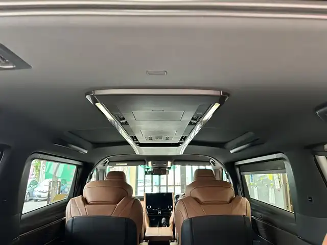 トヨタ ヴェルファイア Z プレミア 東京都 2023(令5)年 0.6万km ブラック ワンオーナー/ガラスルーフ/純正ディスプレイオーディオ14インチナビ/(BT／フルセグ／ミラキャスト／HDMI)/全方位カメラ/茶革シート/スマートキー/プッシュスタート/ドラレコ/ETC/アイドリングストップ/電動格納ミラー/ISOFIX/パドルシフト/ステアスイッチ/D席電動シート/N席電動シート/リア席電動シート/リア席シートヒーター/クーラー/置くだけ充電/オートハイビームアシスト/パワーバックドア/両側パワースライドドア/プライバシーガラス/プリクラッシュセーフティ/レーダークルコン/フロントクロストラフィックアラート/レーンディパーチャーアラート/レーンチェンジアシスト/プロアクティブドライビングアシスト/リアクロストラフィックアラート/ブラインドスポットモニター/後方車両接近告知/パーキングサポートブレーキ/安心降車アシスト/周辺車両接近時サポート/クリアランスソナー/デジタルインナーミラー/オートライト/オッドマン/純正フロアマット/LEDライト/AC100V/保証書/取扱説明書/記録簿