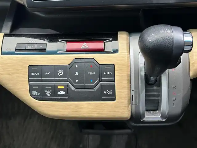 ホンダ ステップワゴン L 鹿児島県 2011(平23)年 9.9万km プレミアムホワイトパール 純正ナビ/(ワンセグ/DVD/CD)/全方位カメラ/前方ドライブレコーダー/両側パワースライドドア/ETC/ステアリングリモコン/社外アルミホイール/純正フロアマット/ドアバイザー/オートライト/ECON/スマートキー