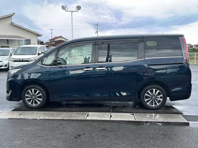 トヨタ エスクァイア Gi プレミアムパッケージ 香川県 2017(平29)年 4.3万km ブラッキッシュアゲハガラスフレーク 純正８インチナビ/CD/DVD/ブルーレイ/サンルーフ/バックカメラ/両側パワースライドドア/ＬＥＤヘッドライト/レーンキープ/オートマチックハイビーム/衝突軽減ブレーキ/ＥＴＣ/アイドリングストップ/クルーズコントロール