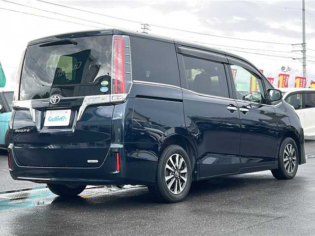 トヨタ エスクァイア Gi プレミアムパッケージ 香川県 2017(平29)年 4.3万km ブラッキッシュアゲハガラスフレーク 純正８インチナビ/CD/DVD/ブルーレイ/サンルーフ/バックカメラ/両側パワースライドドア/ＬＥＤヘッドライト/レーンキープ/オートマチックハイビーム/衝突軽減ブレーキ/ＥＴＣ/アイドリングストップ/クルーズコントロール