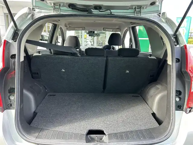 日産 ノート e－パワー X 東京都 2016(平28)年 2.5万km ブリリアントシルバー ワンオーナー/純正ナビ（MJ116D-W)/・フルセグTV/Bluetoothオーディオ/DVD/バックカメラ/レーンキープアシスト/衝突軽減システム/ステアリングスイッチ/オートライト/ETC/スマートキー/スペアキー×1/保証書/整備記録簿/取扱説明書