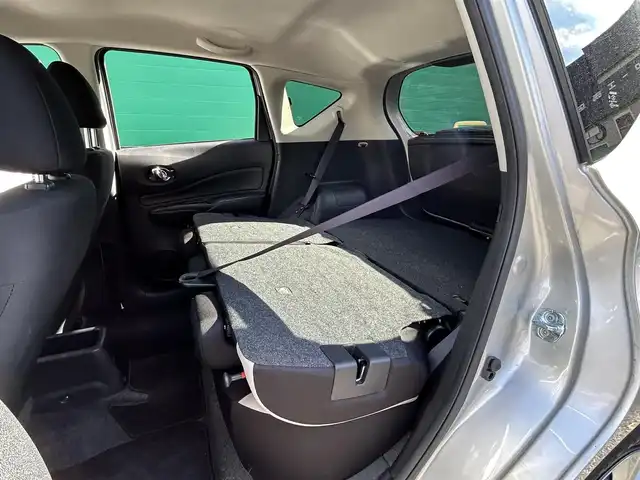 日産 ノート e－パワー X 東京都 2016(平28)年 2.5万km ブリリアントシルバー ワンオーナー/純正ナビ（MJ116D-W)/・フルセグTV/Bluetoothオーディオ/DVD/バックカメラ/レーンキープアシスト/衝突軽減システム/ステアリングスイッチ/オートライト/ETC/スマートキー/スペアキー×1/保証書/整備記録簿/取扱説明書