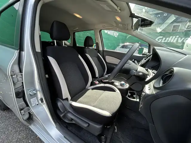 日産 ノート e－パワー X 東京都 2016(平28)年 2.5万km ブリリアントシルバー ワンオーナー/純正ナビ（MJ116D-W)/・フルセグTV/Bluetoothオーディオ/DVD/バックカメラ/レーンキープアシスト/衝突軽減システム/ステアリングスイッチ/オートライト/ETC/スマートキー/スペアキー×1/保証書/整備記録簿/取扱説明書