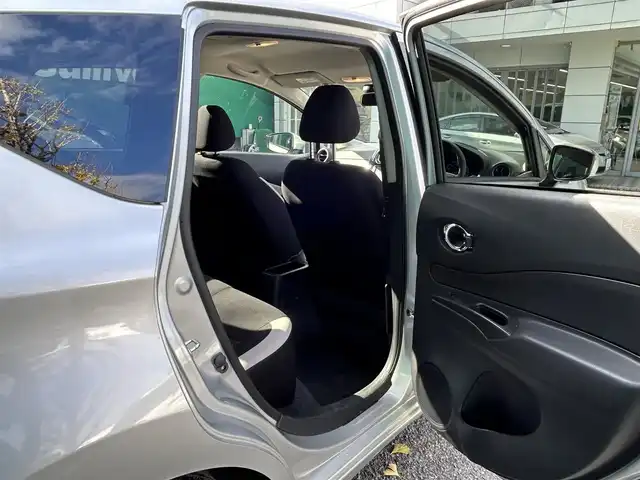 日産 ノート e－パワー X 東京都 2016(平28)年 2.5万km ブリリアントシルバー ワンオーナー/純正ナビ（MJ116D-W)/・フルセグTV/Bluetoothオーディオ/DVD/バックカメラ/レーンキープアシスト/衝突軽減システム/ステアリングスイッチ/オートライト/ETC/スマートキー/スペアキー×1/保証書/整備記録簿/取扱説明書