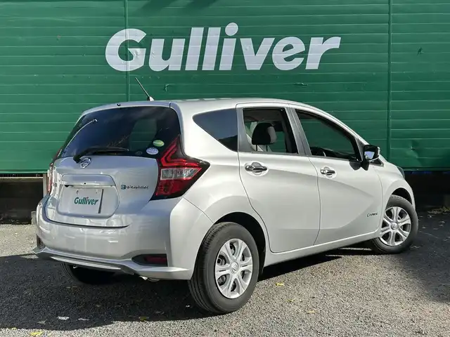日産 ノート e－パワー X 東京都 2016(平28)年 2.5万km ブリリアントシルバー ワンオーナー/純正ナビ（MJ116D-W)/・フルセグTV/Bluetoothオーディオ/DVD/バックカメラ/レーンキープアシスト/衝突軽減システム/ステアリングスイッチ/オートライト/ETC/スマートキー/スペアキー×1/保証書/整備記録簿/取扱説明書