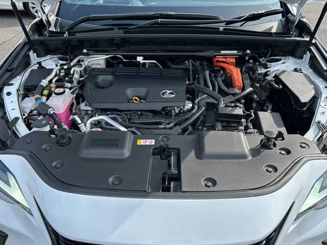 レクサス ＮＸ 450h+ Fスポーツ 山口県 2023(令5)年 2.2万km ホワイトノーヴァガラスフレーク ワンオーナー車/純正エアロ/サンルーフ/純正ナビ/Bluetooth/フルセグTV/バック＆全周囲カメラ/ヘッドアップディスプレイ/ブラインドスポットモニター/デジタルインナーミラー/パワーバックドア/赤黒レザーシート/前席パワーシート/前席シートヒーター＆ベンチレーション/ステアリングヒーター/レーダークルーズコントロール/ステアリングスイッチ/電動チルト＆テレスコピック/純正20インチAW/保証書・取説/スペアキー1個・カードキー1枚