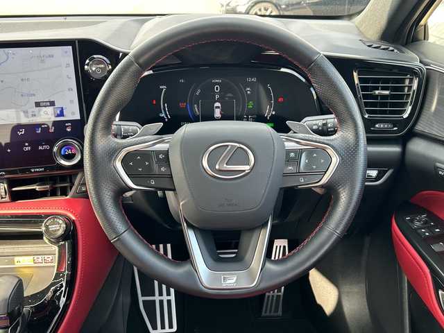 レクサス ＮＸ 450h+ Fスポーツ 山口県 2023(令5)年 2.2万km ホワイトノーヴァガラスフレーク ワンオーナー車/純正エアロ/サンルーフ/純正ナビ/Bluetooth/フルセグTV/バック＆全周囲カメラ/ヘッドアップディスプレイ/ブラインドスポットモニター/デジタルインナーミラー/パワーバックドア/赤黒レザーシート/前席パワーシート/前席シートヒーター＆ベンチレーション/ステアリングヒーター/レーダークルーズコントロール/ステアリングスイッチ/電動チルト＆テレスコピック/純正20インチAW/保証書・取説/スペアキー1個・カードキー1枚