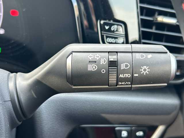 レクサス ＮＸ 450h+ Fスポーツ 山口県 2023(令5)年 2.2万km ホワイトノーヴァガラスフレーク ワンオーナー車/純正エアロ/サンルーフ/純正ナビ/Bluetooth/フルセグTV/バック＆全周囲カメラ/ヘッドアップディスプレイ/ブラインドスポットモニター/デジタルインナーミラー/パワーバックドア/赤黒レザーシート/前席パワーシート/前席シートヒーター＆ベンチレーション/ステアリングヒーター/レーダークルーズコントロール/ステアリングスイッチ/電動チルト＆テレスコピック/純正20インチAW/保証書・取説/スペアキー1個・カードキー1枚