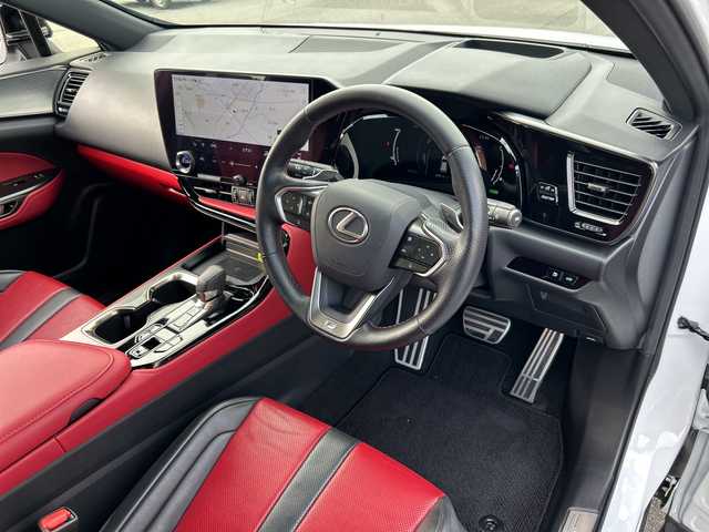 レクサス ＮＸ 450h+ Fスポーツ 山口県 2023(令5)年 2.2万km ホワイトノーヴァガラスフレーク ワンオーナー車/純正エアロ/サンルーフ/純正ナビ/Bluetooth/フルセグTV/バック＆全周囲カメラ/ヘッドアップディスプレイ/ブラインドスポットモニター/デジタルインナーミラー/パワーバックドア/赤黒レザーシート/前席パワーシート/前席シートヒーター＆ベンチレーション/ステアリングヒーター/レーダークルーズコントロール/ステアリングスイッチ/電動チルト＆テレスコピック/純正20インチAW/保証書・取説/スペアキー1個・カードキー1枚