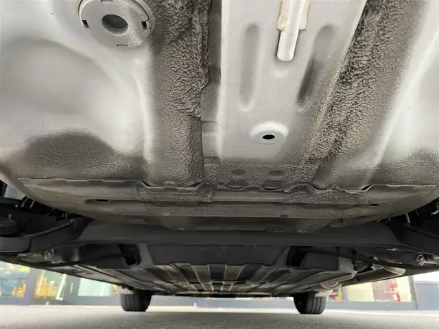 ホンダ フィット ハイブリット Lパッケージ 栃木県 2013(平25)年 7.6万km プレミアムホワイトパール 社外SDナビ/・フルセグTV/・CD/DVD/BT/・USB/SD/・AM.FM/バックカメラ/ビルトインETC/革巻きステアリング/ステアリングスイッチ/クルーズコントロール/ハーフレザーシート/LEDヘッドライト/オートライト/スマートキー/プッシュスタート/純正フロアマット/ドアバイザー/横滑り防止システム/電動格納ウィンカーミラー