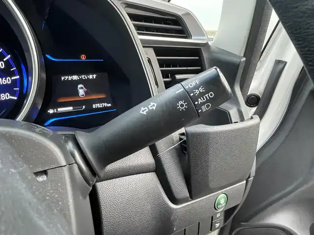 ホンダ フィット ハイブリット Lパッケージ 栃木県 2013(平25)年 7.6万km プレミアムホワイトパール 社外SDナビ/・フルセグTV/・CD/DVD/BT/・USB/SD/・AM.FM/バックカメラ/ビルトインETC/革巻きステアリング/ステアリングスイッチ/クルーズコントロール/ハーフレザーシート/LEDヘッドライト/オートライト/スマートキー/プッシュスタート/純正フロアマット/ドアバイザー/横滑り防止システム/電動格納ウィンカーミラー