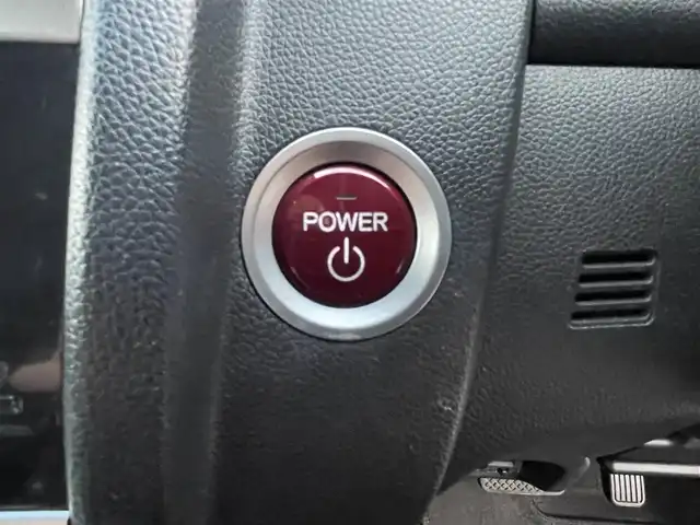 ホンダ フィット ハイブリット Lパッケージ 栃木県 2013(平25)年 7.6万km プレミアムホワイトパール 社外SDナビ/・フルセグTV/・CD/DVD/BT/・USB/SD/・AM.FM/バックカメラ/ビルトインETC/革巻きステアリング/ステアリングスイッチ/クルーズコントロール/ハーフレザーシート/LEDヘッドライト/オートライト/スマートキー/プッシュスタート/純正フロアマット/ドアバイザー/横滑り防止システム/電動格納ウィンカーミラー