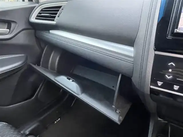 ホンダ フィット ハイブリット Lパッケージ 栃木県 2013(平25)年 7.6万km プレミアムホワイトパール 社外SDナビ/・フルセグTV/・CD/DVD/BT/・USB/SD/・AM.FM/バックカメラ/ビルトインETC/革巻きステアリング/ステアリングスイッチ/クルーズコントロール/ハーフレザーシート/LEDヘッドライト/オートライト/スマートキー/プッシュスタート/純正フロアマット/ドアバイザー/横滑り防止システム/電動格納ウィンカーミラー