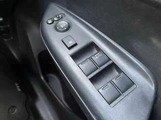 ホンダ フィット ハイブリット Lパッケージ 栃木県 2013(平25)年 7.6万km プレミアムホワイトパール 社外SDナビ/・フルセグTV/・CD/DVD/BT/・USB/SD/・AM.FM/バックカメラ/ビルトインETC/革巻きステアリング/ステアリングスイッチ/クルーズコントロール/ハーフレザーシート/LEDヘッドライト/オートライト/スマートキー/プッシュスタート/純正フロアマット/ドアバイザー/横滑り防止システム/電動格納ウィンカーミラー