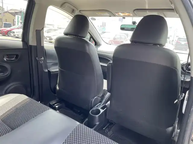 トヨタ アクア X－URBAN 福岡県 2015(平27)年 5.1万km グレーメタリック 横滑り防止/盗難防止/バックカメラ/SDナビ/フルセグTV/BT　/USB/iPad/純正フロアマット/純正アルミホイール/プッシュスタート/スマートキー/LED/EV.ECOモード