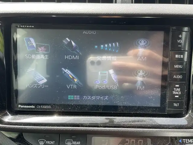トヨタ アクア X－URBAN 福岡県 2015(平27)年 5.1万km グレーメタリック 横滑り防止/盗難防止/バックカメラ/SDナビ/フルセグTV/BT　/USB/iPad/純正フロアマット/純正アルミホイール/プッシュスタート/スマートキー/LED/EV.ECOモード