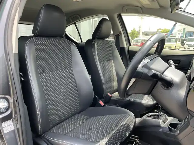 トヨタ アクア X－URBAN 福岡県 2015(平27)年 5.1万km グレーメタリック 横滑り防止/盗難防止/バックカメラ/SDナビ/フルセグTV/BT　/USB/iPad/純正フロアマット/純正アルミホイール/プッシュスタート/スマートキー/LED/EV.ECOモード