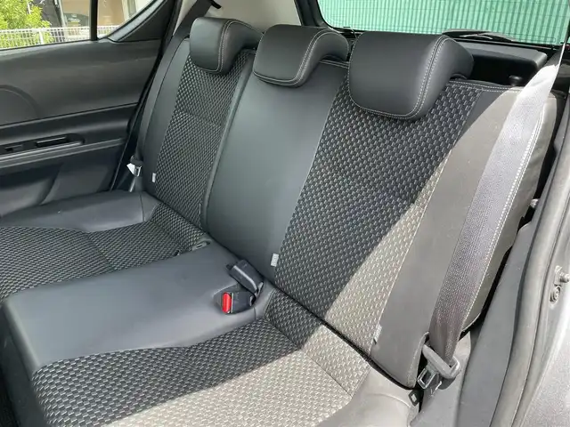 トヨタ アクア X－URBAN 福岡県 2015(平27)年 5.1万km グレーメタリック 横滑り防止/盗難防止/バックカメラ/SDナビ/フルセグTV/BT　/USB/iPad/純正フロアマット/純正アルミホイール/プッシュスタート/スマートキー/LED/EV.ECOモード