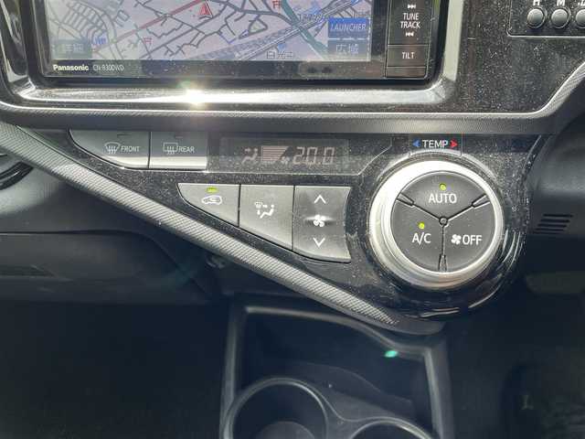 トヨタ アクア X－URBAN 福岡県 2015(平27)年 5.1万km グレーメタリック SDナビ（CN-R300WD）/バックカメラ/フルセグTV、BT　/USBポート/純正フロアマット/純正アルミホイール/ハーフレザーシート/プッシュスタート/スマートキー/LEDヘッドランプ/オートライト/EV.ECOモード