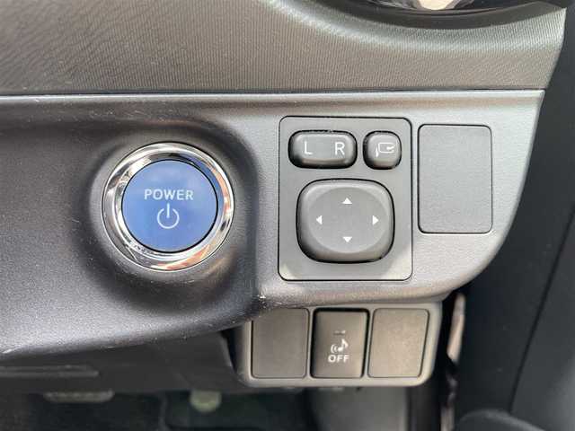 トヨタ アクア X－URBAN 福岡県 2015(平27)年 5.1万km グレーメタリック SDナビ（CN-R300WD）/バックカメラ/フルセグTV、BT　/USBポート/純正フロアマット/純正アルミホイール/ハーフレザーシート/プッシュスタート/スマートキー/LEDヘッドランプ/オートライト/EV.ECOモード