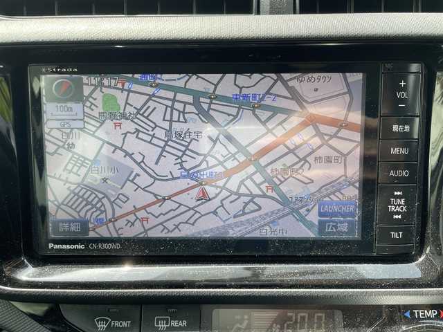 トヨタ アクア X－URBAN 福岡県 2015(平27)年 5.1万km グレーメタリック SDナビ（CN-R300WD）/バックカメラ/フルセグTV、BT　/USBポート/純正フロアマット/純正アルミホイール/ハーフレザーシート/プッシュスタート/スマートキー/LEDヘッドランプ/オートライト/EV.ECOモード