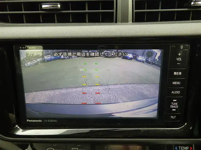 トヨタ アクア X－URBAN 千葉県 2015(平27)年 5.1万km グレーメタリック 社外SDナビ/地デジTV/【DVD/CD再生機能　Bluetooth接続】/バックカメラ/ハーフレザーシート/革巻きステアリング/ステアリングスイッチ/ETC/LEDヘッドライト/フォグライト/ウインカーミラー/エアロ/純正16インチアルミホイル/スマートキー